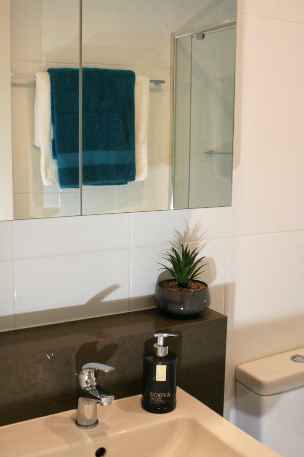 Governor Luxe 1 Bedroom Apartment In The Heart Of Barton Wifi Gym Wine Secure Parking Canberra Kingston Экстерьер фото